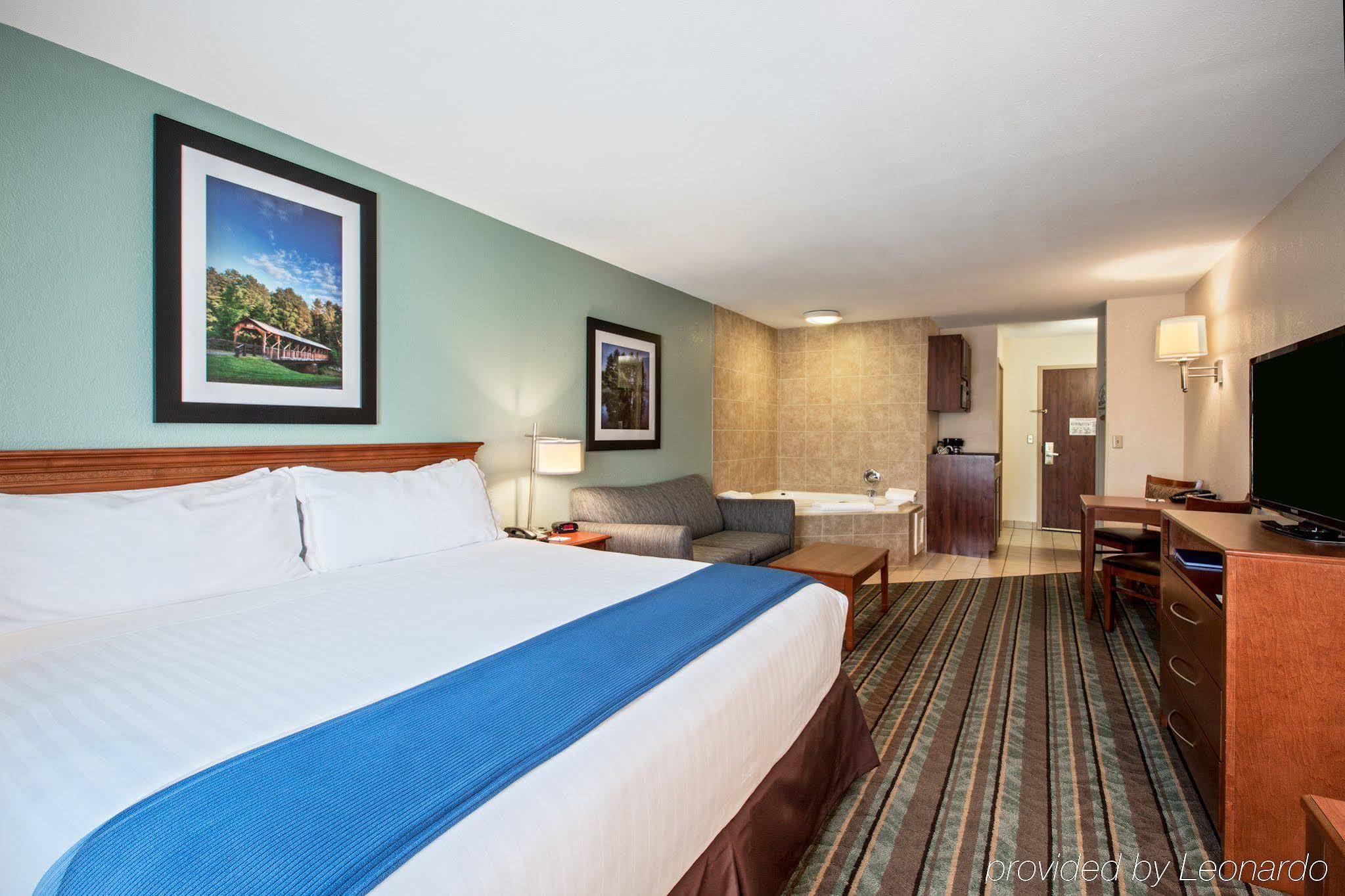 Holiday Inn Express & Suites Salamanca, An Ihg Hotel Exterior foto